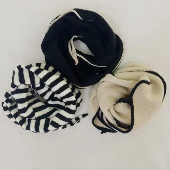 Tan & Black Trim Scarf - Picture 4 of 5